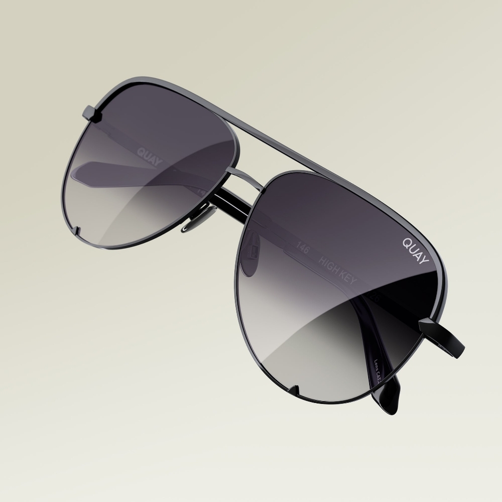 Quay High Key 126 Black/smoked lenses Aviator Sunglasses Polarized - Picture 7 of 9